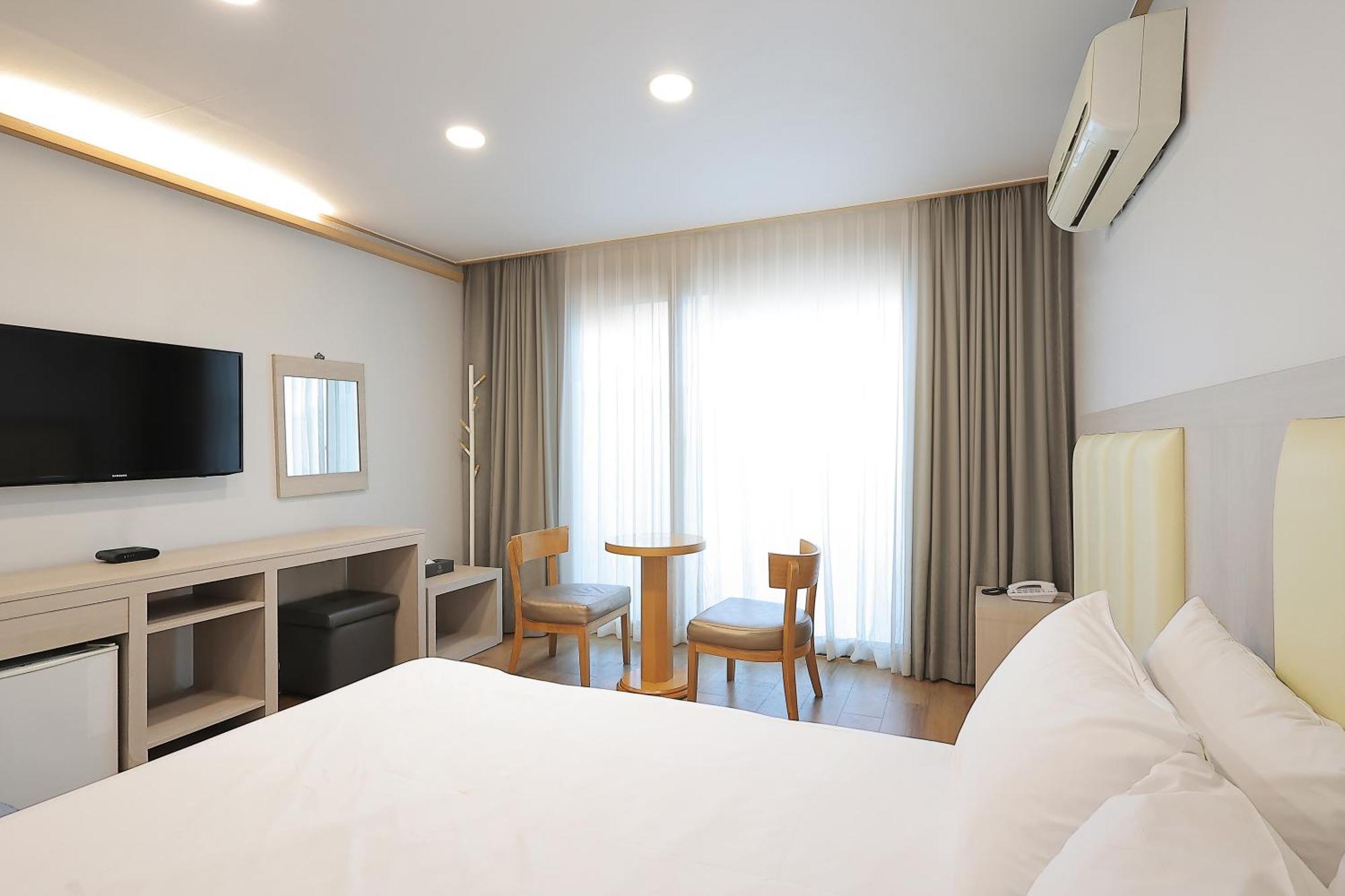 Shin Shin Hotel Jeju City Esterno foto